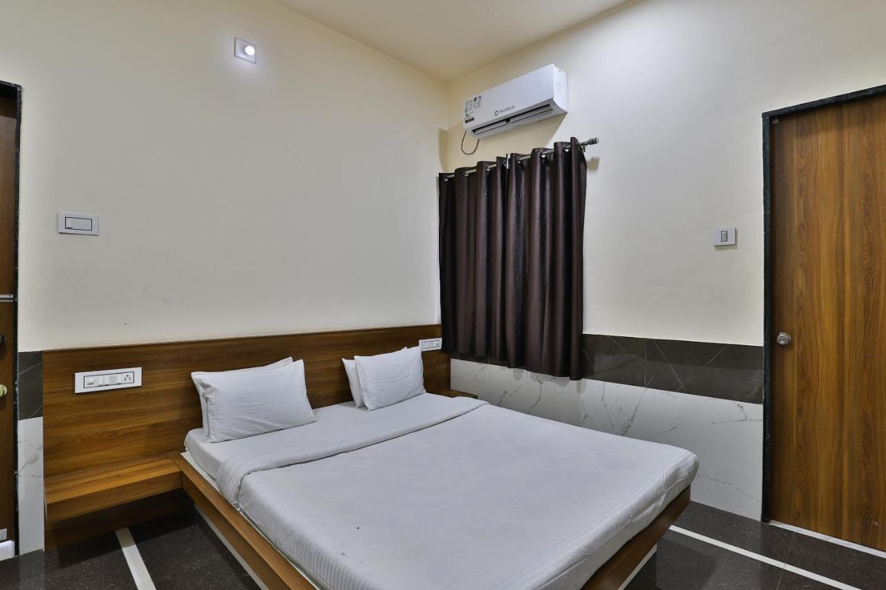 Spot On 37366 Hotel Mahalaxmi Дварка Экстерьер фото